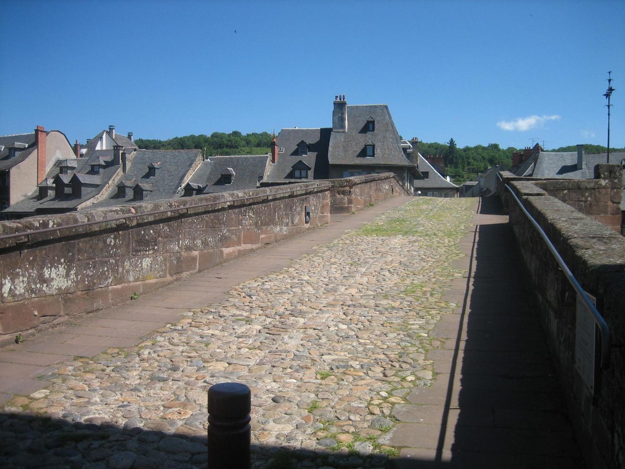 Ideal , Plein Centre-Ville Tout Confort Espalion Exterior foto